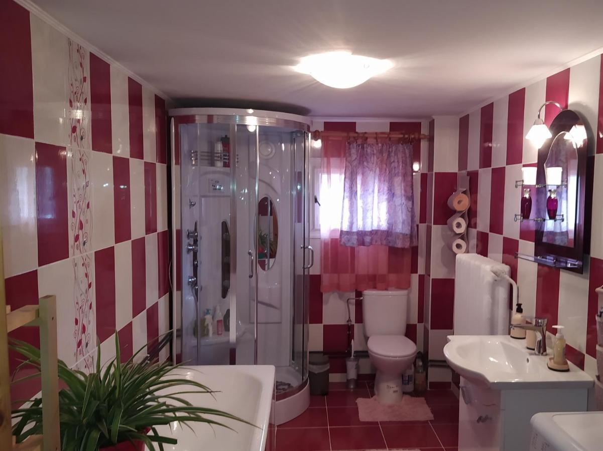 Casa Молдовіца Екстер'єр фото